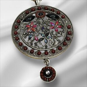 Vintage Silver Tone Crystal Art Deco Pendant Necklace Filigree Open Work VTG